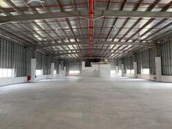 Thyssen Haniel Logistics Centre (D16), Warehouse #455253311